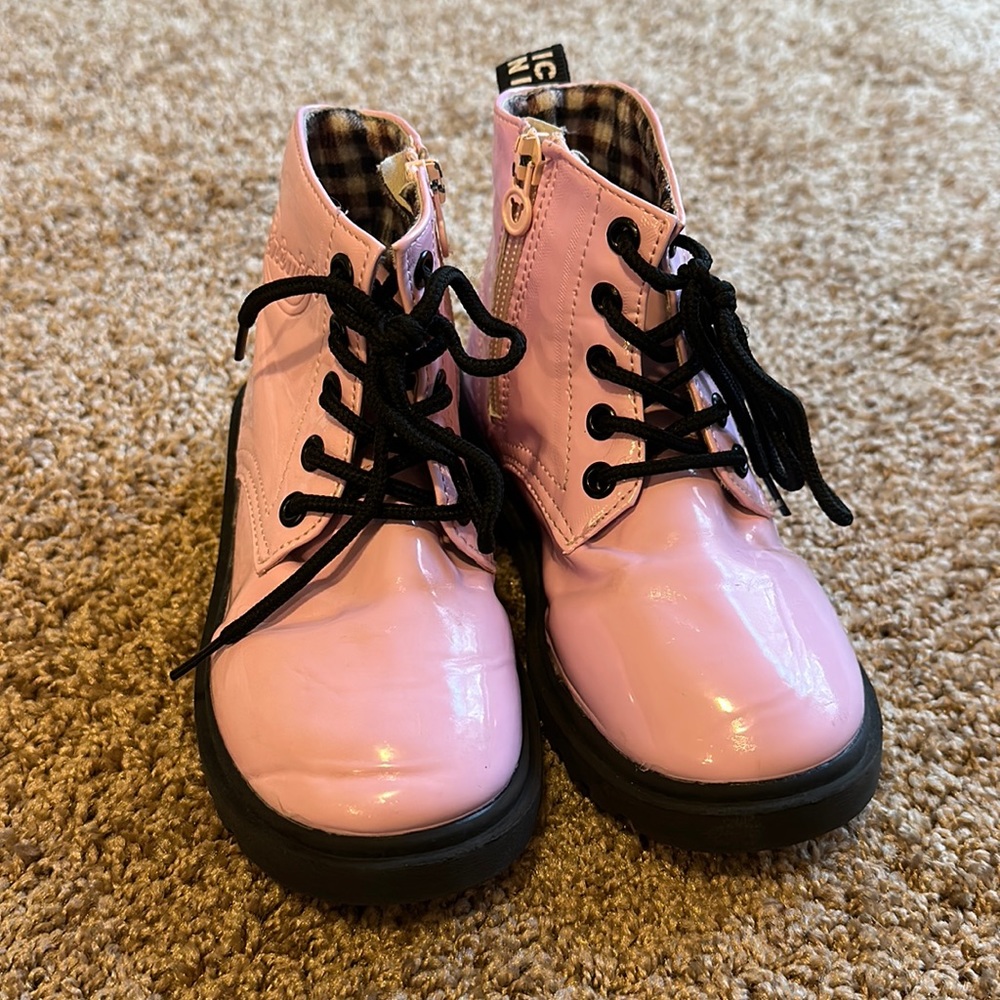 Light pink patent leather combat style boot girls size 31